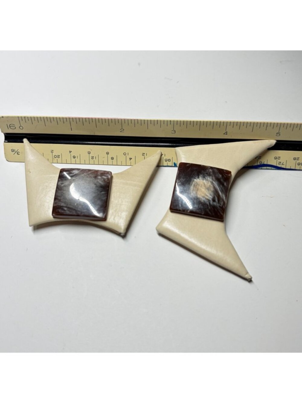 Vintage Beige Shoe Clips With brown Accents Retro - Picture 6 of 12